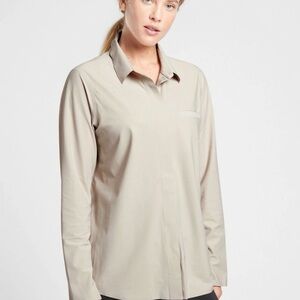 Athleta Urbanite Women's Beige Long Sleeve Button Down Shirt